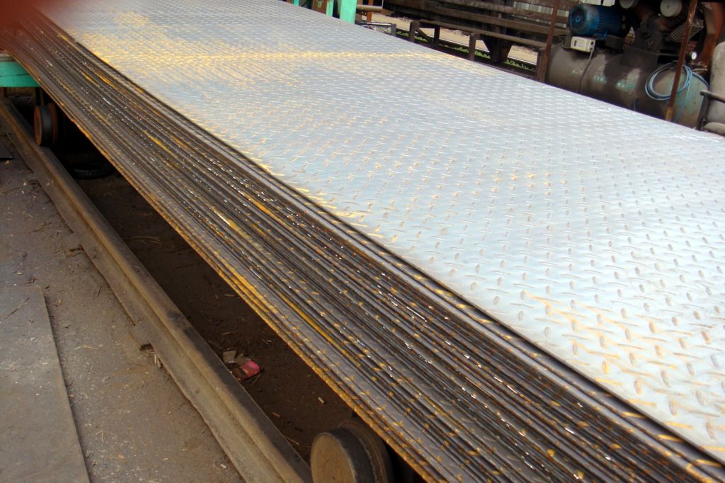 Bobinas de acero laminadas en SS400, Q235B, S235JR caliente / cuadros de acero placa 2000m m-12000mm largo